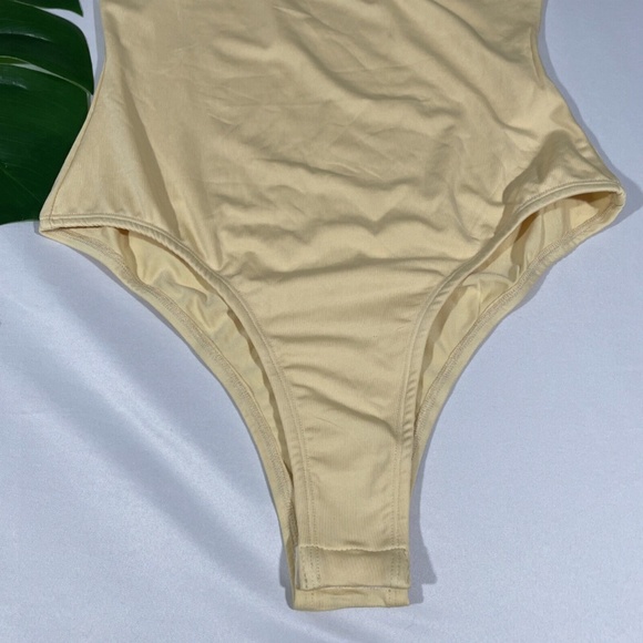 NWT Princess Polly [ 4 US ]‎ Tamikah Square Neck Bodysuit in Yellow - Picture 5 of 12